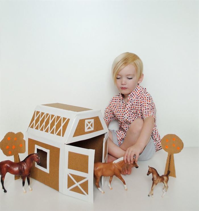 Универсальная игрушка: 30 способов занять ребенка с помощью картонной коробки, фото № 5